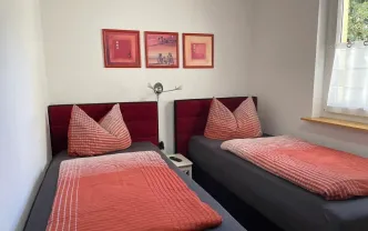 Wohnen auf Zeit BG729 Bergisch Gladbach, 39qm Wohnung, 1.OG