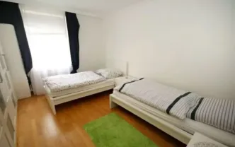 Wohnen auf Zeit D693 Düsseldorf 80qm Aufzug Balkon 3.OG 