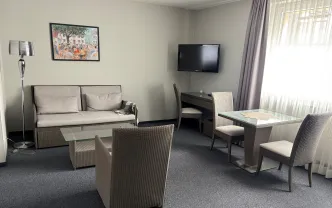 Wohnen auf Zeit K1324 Köln-Rodenkirchen 60qm Hochparterre, Sauna
